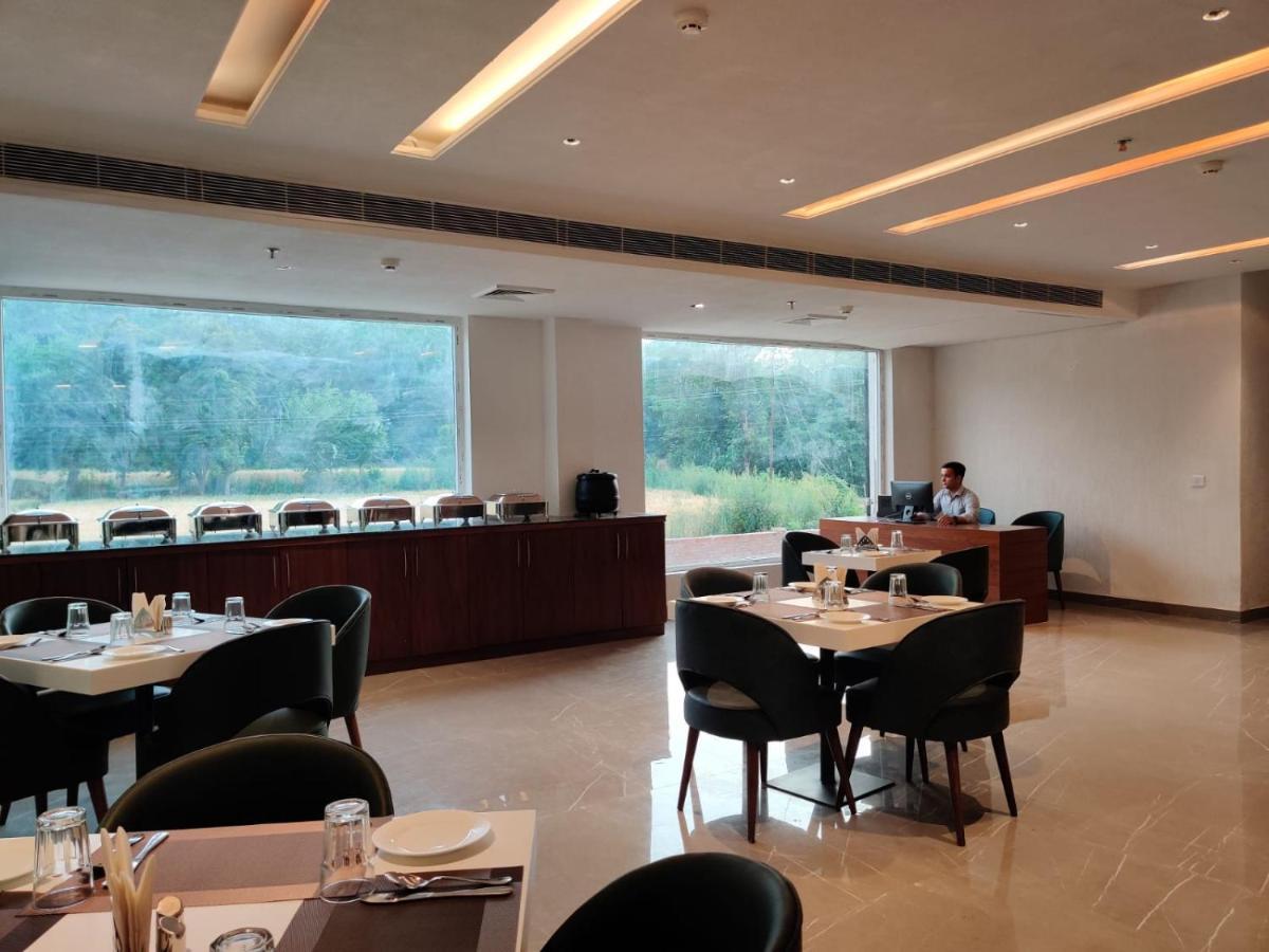 Hotel Parth Una  Exterior photo
